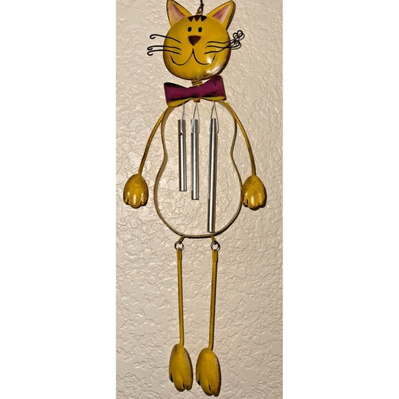 Yellow Metal Smiling Kitty Cat W/Bow Tie Wind Chimes W/Faux Rust 16” Long - Picture 10 of 11